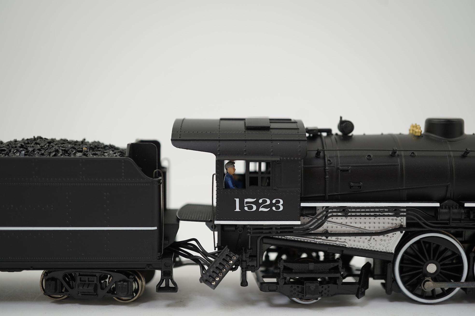 A boxed HO gauge Broadway Limited Paragon 2 Series (1056) model of Atlantic Coast Line, USRA Light Pacific, 1523, 4-6-2 locomotive with bogie tender, powered for two rail operation.